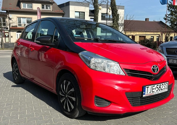 Toyota Yaris cena 19900 przebieg: 248000, rok produkcji 2011 z Jędrzejów małe 16